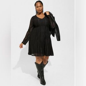 At The Knee Geo Lace V-Neck Skater Dress